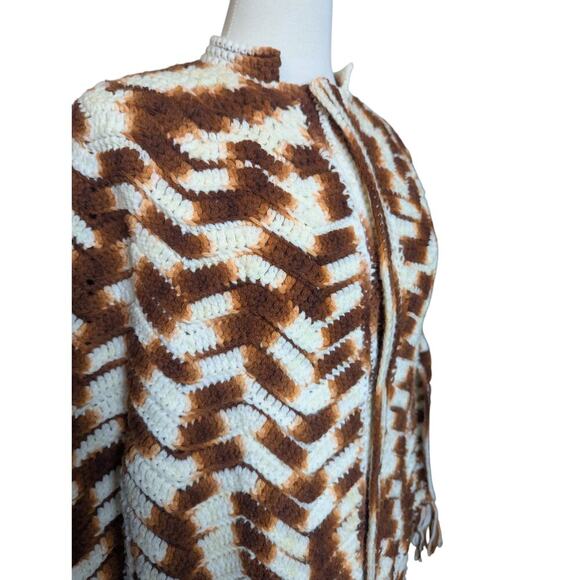 Vintage Handmade Women's M/L Chevron Pattern Button Front Poncho with Fringe - Picture 3 of 8